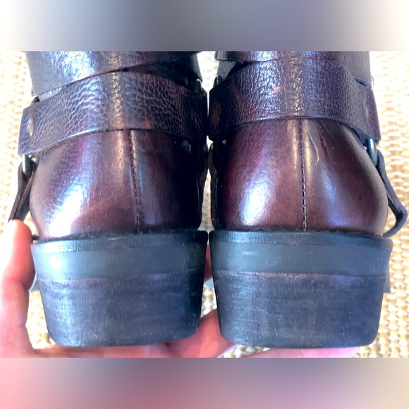 MIA s7 harness strap boots Beautiful and barely worn Leather uppers/rubber sole - Picture 6 of 8